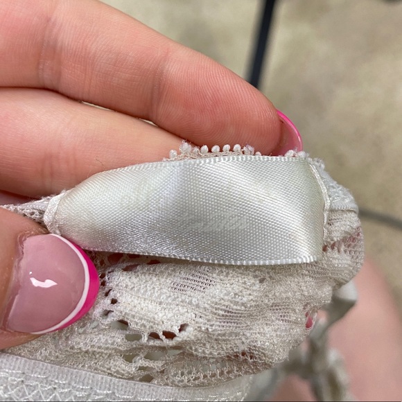 Ivory Lace Altar’d State Bralette Size M/L - Picture 5 of 5